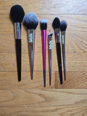 7 foundation powder highlight face makeup brushes bundle - Sephora, Milk Makeup